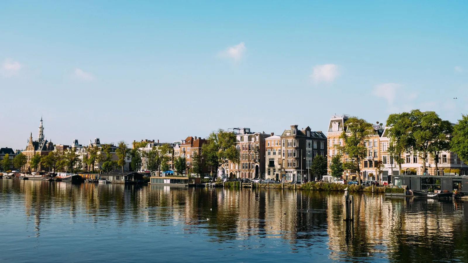 Rental homes in Amsterdam: a view of Amsterdam